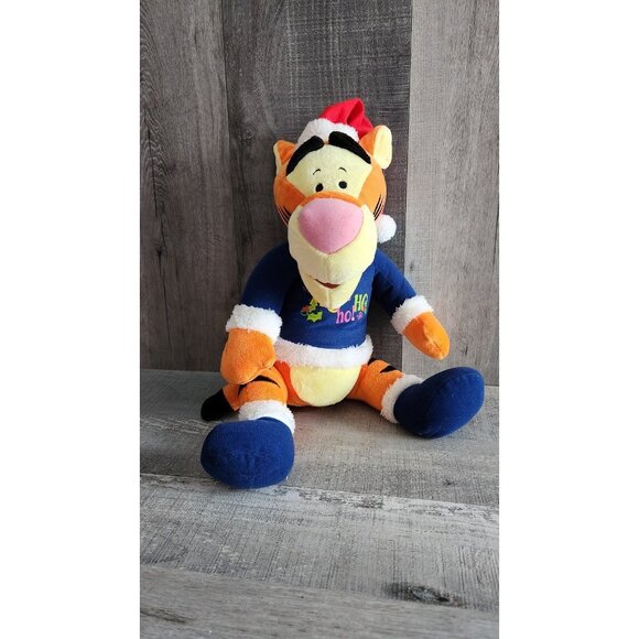 Vintage Winnie the Pooh DanDee Christmas Tigger Plush Stuffed Animal - Picture 1 of 6